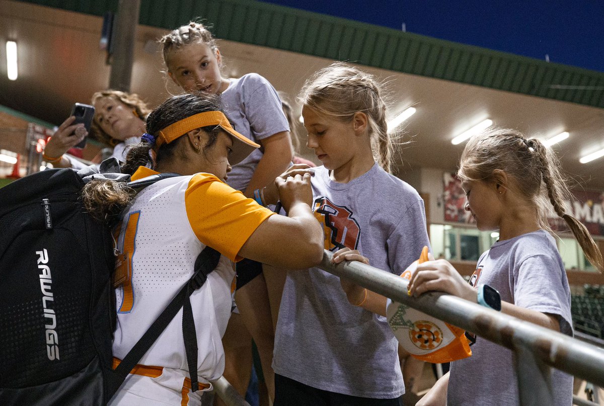 Vol_Softball tweet picture