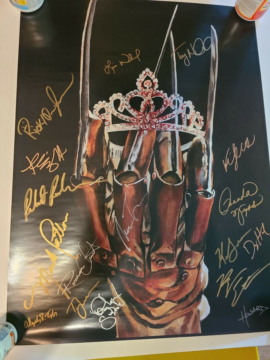 staytoonedfolks's tweet image. Happy b’day to #ElmStreet alum @LisaWilcox1! 🎂
@leehoward_art #ScreamQueenDoc poster signed at @DarkDel by Lisa, @ActorPatton, @RobertRusler, @_AmandaWyss, @KenSagoes, @rodneyeastman, @Radio8Ball, @Knighttues, @dannyhassel, @RickyDeanLogan &amp;amp; @RomanChimienti, from our collection.