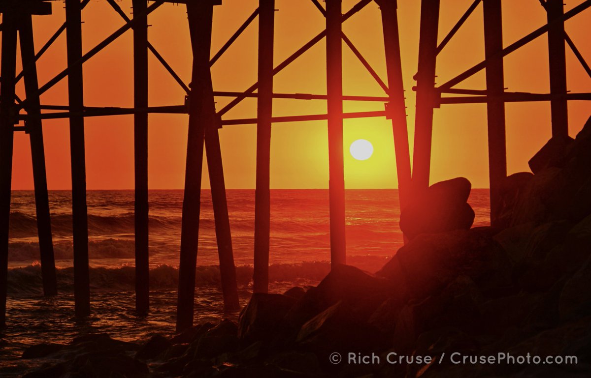 There’s still plenty of pier to photograph at #sunset in #Oceanside! #StormHour #ThePhotoHour #CAWX #SanDiegoWX  @VisitOceanside  @visitsandiego  @VisitCA  #oceansidepier