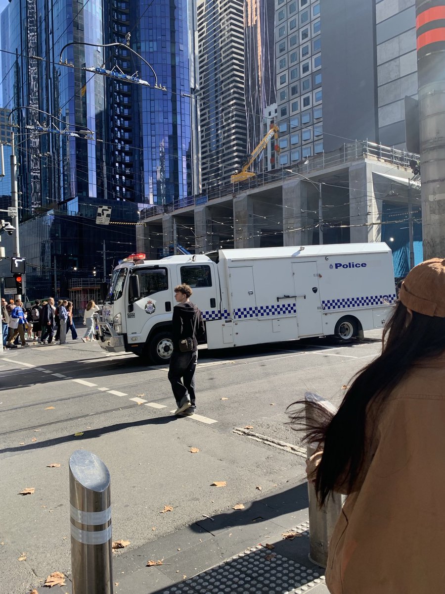 akaWACA's tweet photo. Cop brawler van on the corner in full view of the peaceful #FreePalestine rally in Naarm/Melbourne. 
The state recognises the power of the people. Time for the people to realise their collective power! https://t.co/4KGD9MuZnn