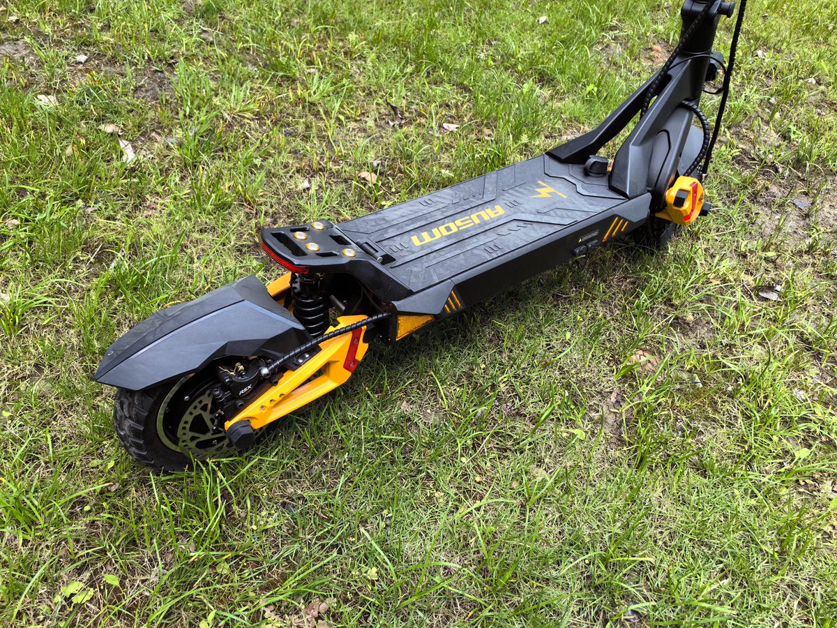Experience the thrill of speed with Ausom Gallop! ⚡️🛴 With a top speed of 41mph, you'll definitely turn heads on the road. Ready to stand out?

#Ausom #Ausomscooter #AusomGallop #SpeedThrills #offroading