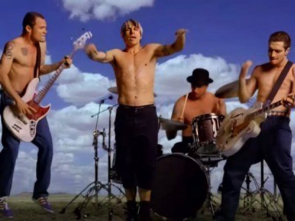 O que chamamos hoje de 'Cultura Woke', a banda Red Hot Chili Peppers chamava de 'Californication', há 25 anos atrás.