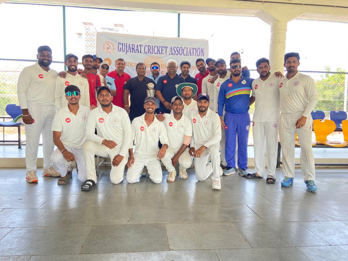 Congratulations to Senior Combined District Team for being Champions of Reliance Inter District tournament Senior Men - 2024/25. KDCA Senior Team emerged as Runners-up. #gujarat #domestic #sports #Cricket #Reliance @BCCIdomestic @DhanrajNathwani @mpparimal @JayShah @parthiv9