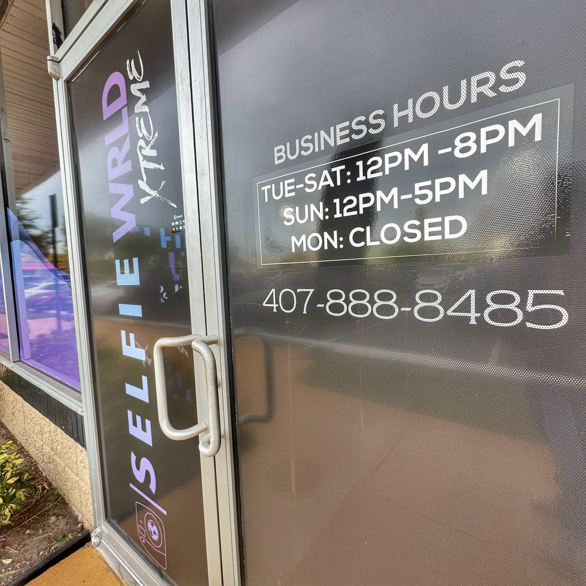 Selfie Wrld Xtreme’s official hours! Also, their phone number incase you need to call them. Time to find your selfie. ❤️
.
#Orlando #SelfieNation #SelfieLover
#OrlandoFlorida #SelfieWrldBlogger
#Florida #SelfieWrldXtreme #Selfie
#DowntownOrlando #SelfieWrld 🌎