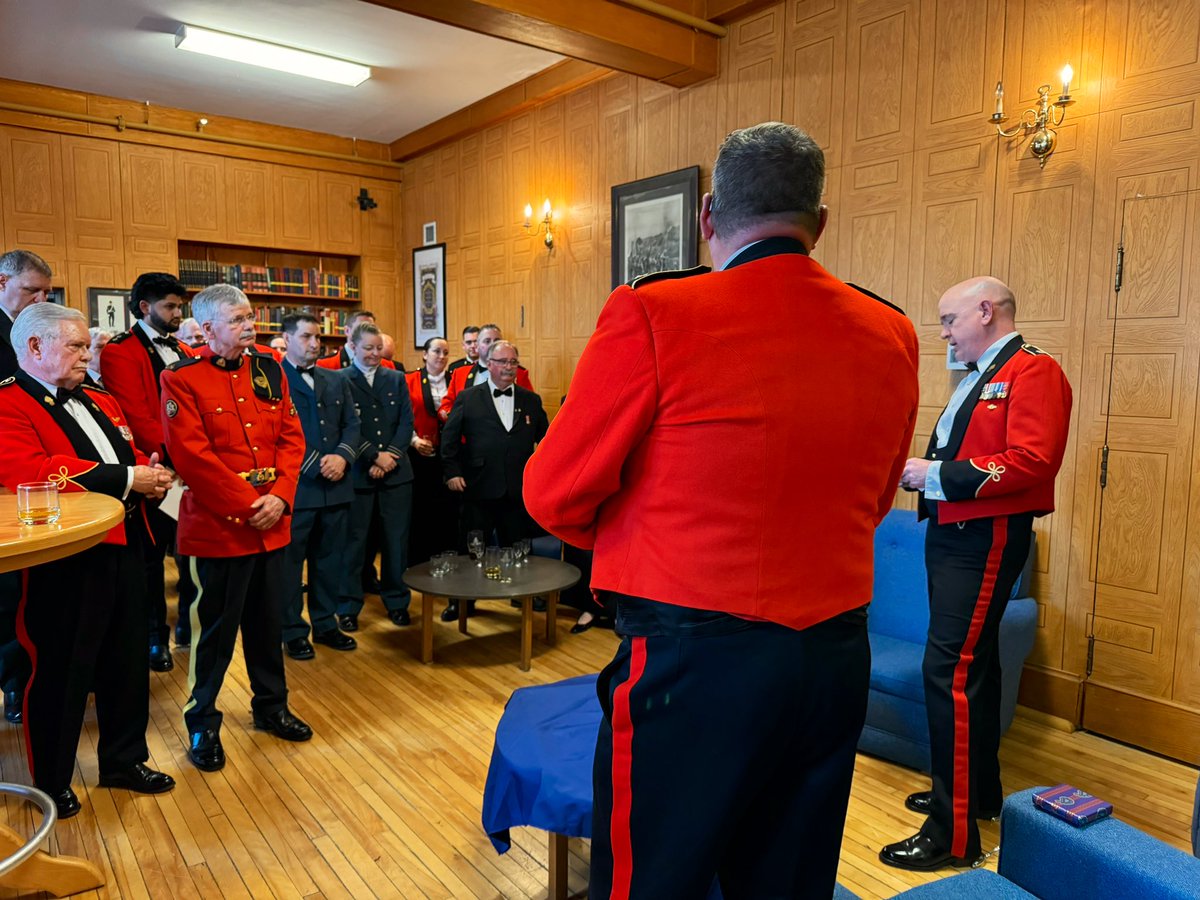 What an honour to join the 11th Field Regiment at the Officer’s Mess, Guelph Armoury. Guelph has a long and distinguished service history to Canada with current deployment around the world upholding democracy. @CanadianForces
