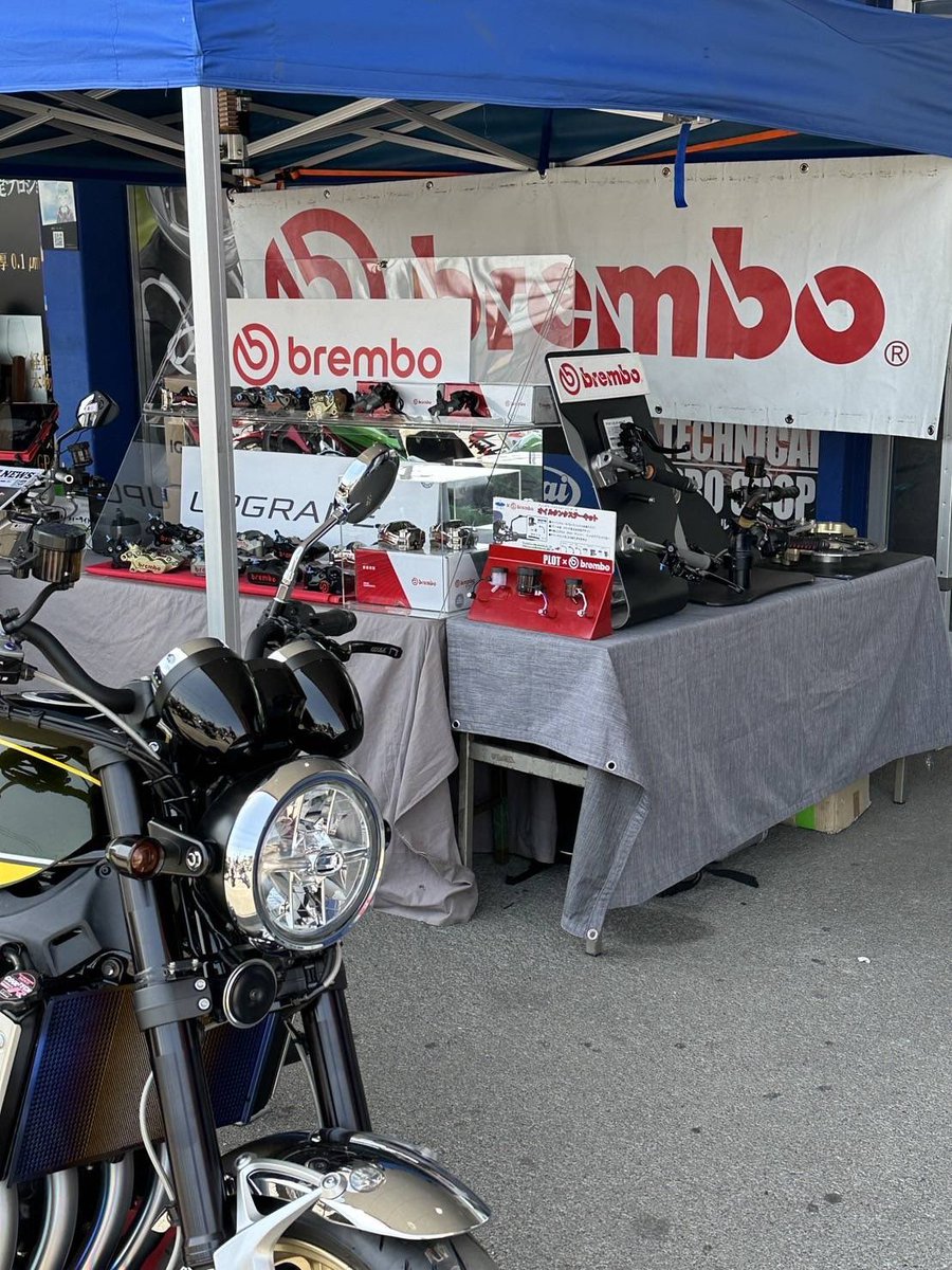 plot_touring's tweet image. こんにちは🌞ワダです。

今日はライコランド埼玉店様でEFFEX、IGAYA、bremboを展示しています！
話題の新商品、ぜひ現物を見て体感してください✨

#ライコランド埼玉店
@ricoland_group @ricoland_sa