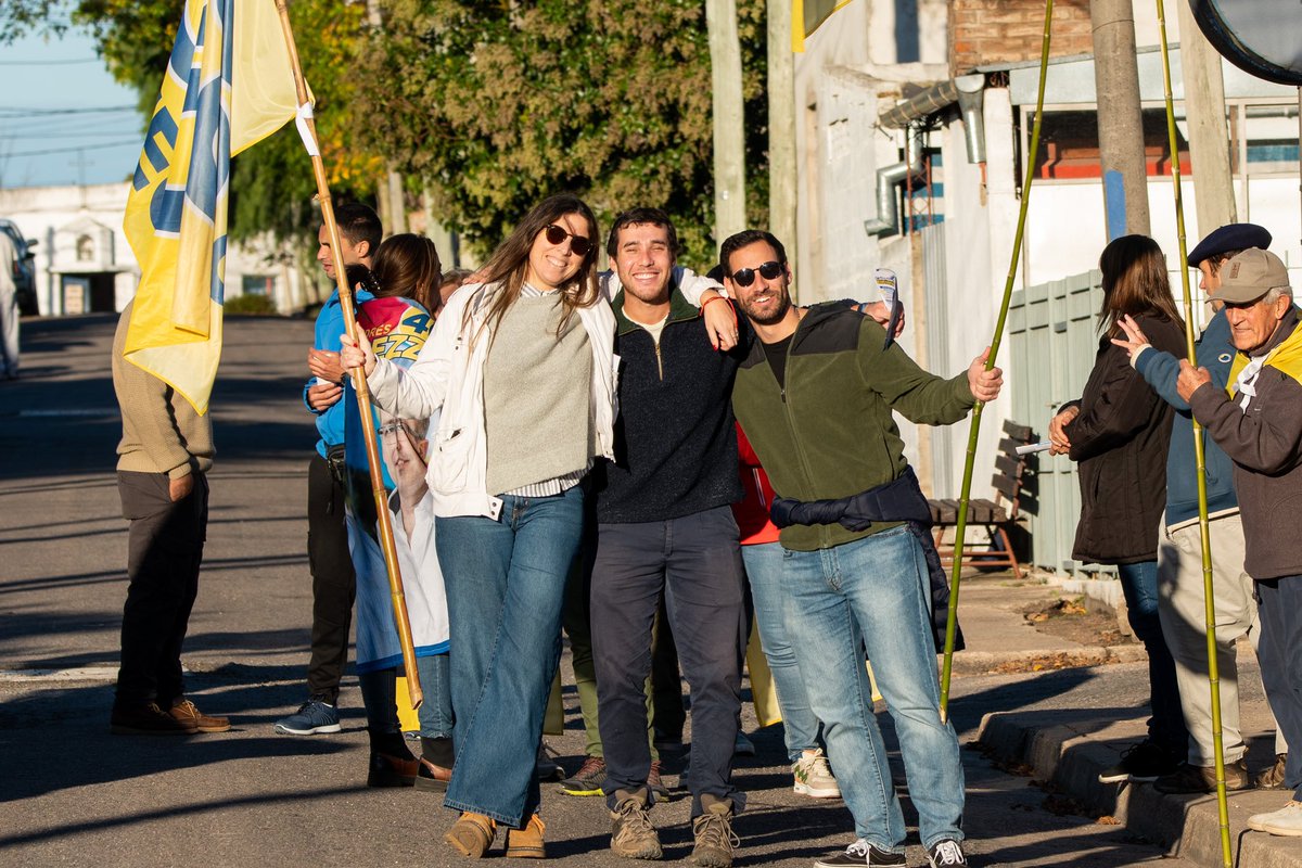 MarcosRuso15's tweet photo. El “punto 1.2” de la militancia… el acompañamiento, el crecimiento y la unión como familia, la fraternidad como agrupación y sobre todo la afirmación en el compromiso… lo que afirma el “punto 1” de la militancia: el servicio hacia los demás. 

#EsElMomentoDeFLORES #EsTuMomento https://t.co/aXzjvI1xUh