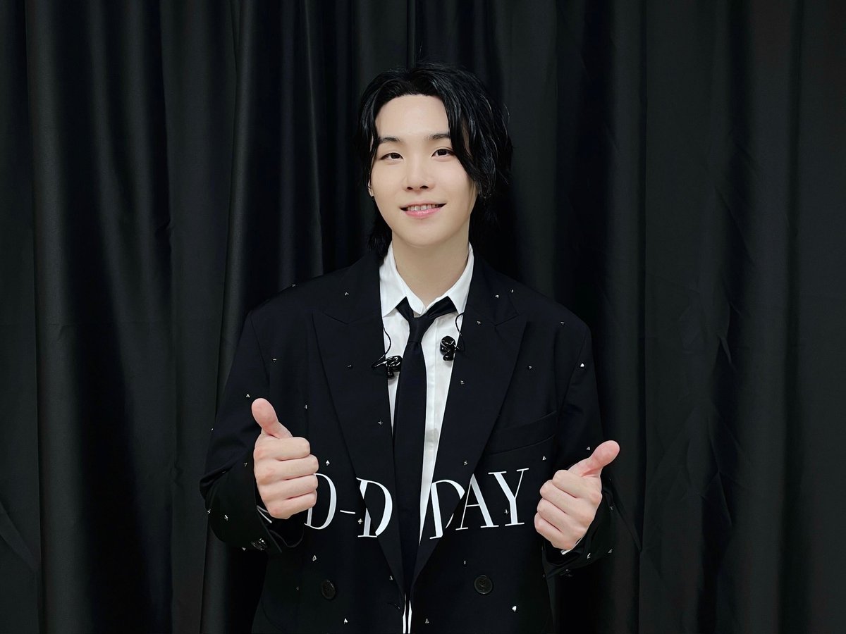 daeguboyoficial's tweet photo. ¡Increíble la vibra que se sintió en Indio, CA! ❤‍🔥 ¡Gracias @iCoachellaRP por la invitación y gracias a los #Λ𝐑𝐌���ᴿᴾ que han venido hoy! ¡Los quiero mucho y espero verlos muy pronto! 🖤

#CoachellaIHR 🎡🌴 #Agustchella 
#iHeart·Λ𝐆𝐔𝐒𝐓𓈒࣪𖥔࣪𝐃 #𝔸𝐆𝐔𝐒𝐓·𝔻ᴿᴾ https://t.co/a3GIByGJSG
