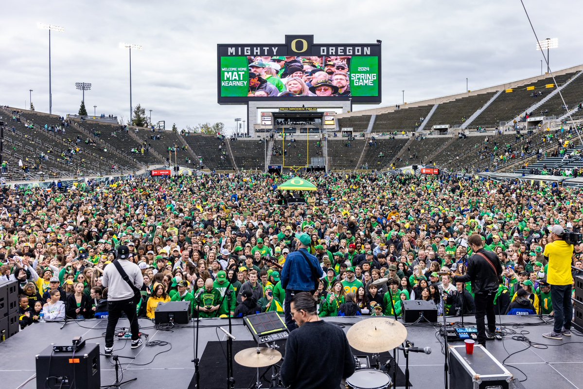 What an Epic Day for the Ducks! Thank you to our fans for all the support. @matkearney Killed It! Guest Coaches were Awesome. @KBDeuce4 @Tdye15dbTroy