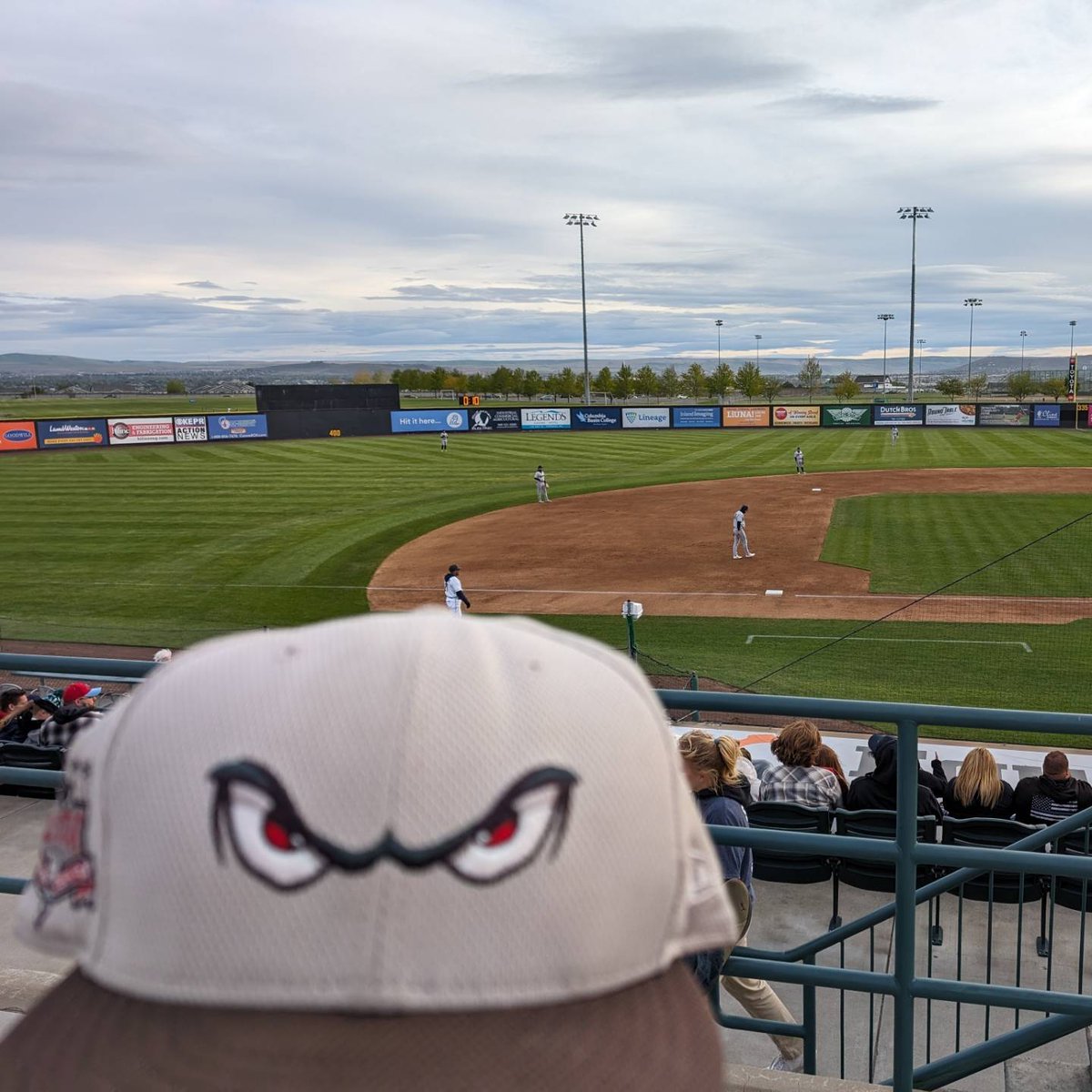 Well sadly our final game of our Roadtrip has come upon us between the @EverettAquaSox and the @TC_DustDevils. We also got an Awesome gift pack from 'The Man, The Myth, The Legend' himself - @ItsErikMertens #MiLB #TCDustDevils #DustDevils