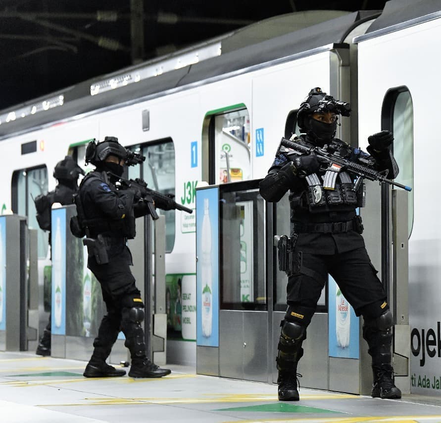 Cleaning The Metro, Indonesian Police Forces carry out anti-terror training at the Jakarta MRT (2020)