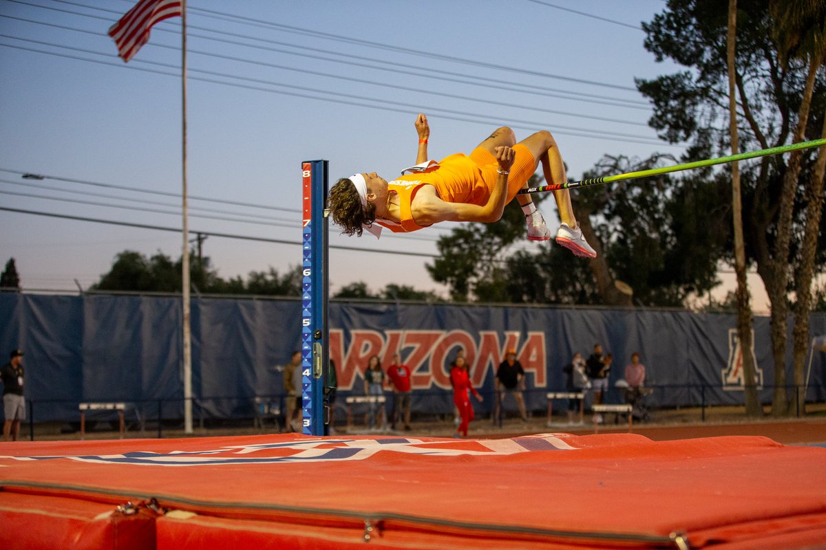 Season-best + 🥇 for freshman <a href="/gcampbell_40/">Grant Campbell</a> in the men’s high jump!

📏 2.16m (7-1)
