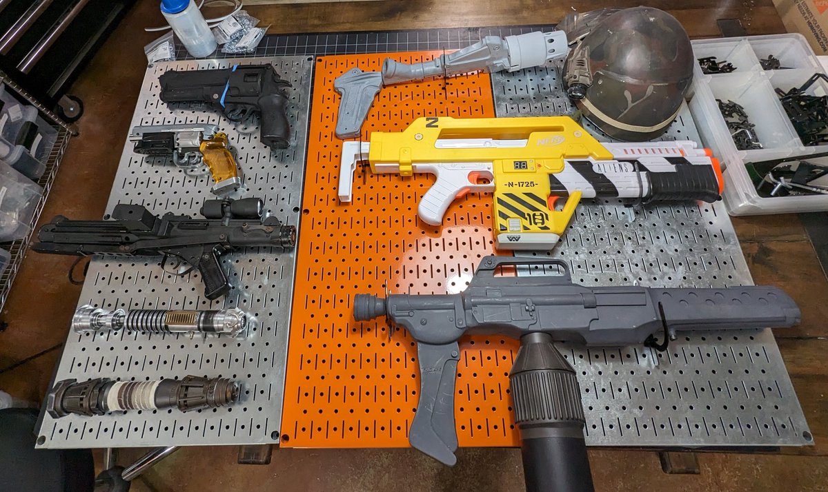 Didn't set out to make a sci-fi weapons wall but I have been gifted many, so here we go. Hellboy Samaritan, Blade Runner blaster, Stormtrooper blaster I made, Luke & Rey sabers, The Thing & Aliens flamethrowers, Aliens pulse rifle.