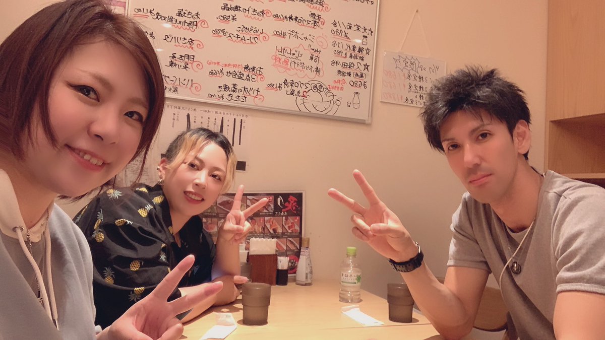 chotatsubake's tweet photo. 今日はたまたま休みだったのでじじのお仕事見学がてら会いに来た✨
安定のちょたつば家であった😆

なぜかパパだけタグつかないの笑える🤣
@x_xBye2 https://t.co/fYDrxQaQMb