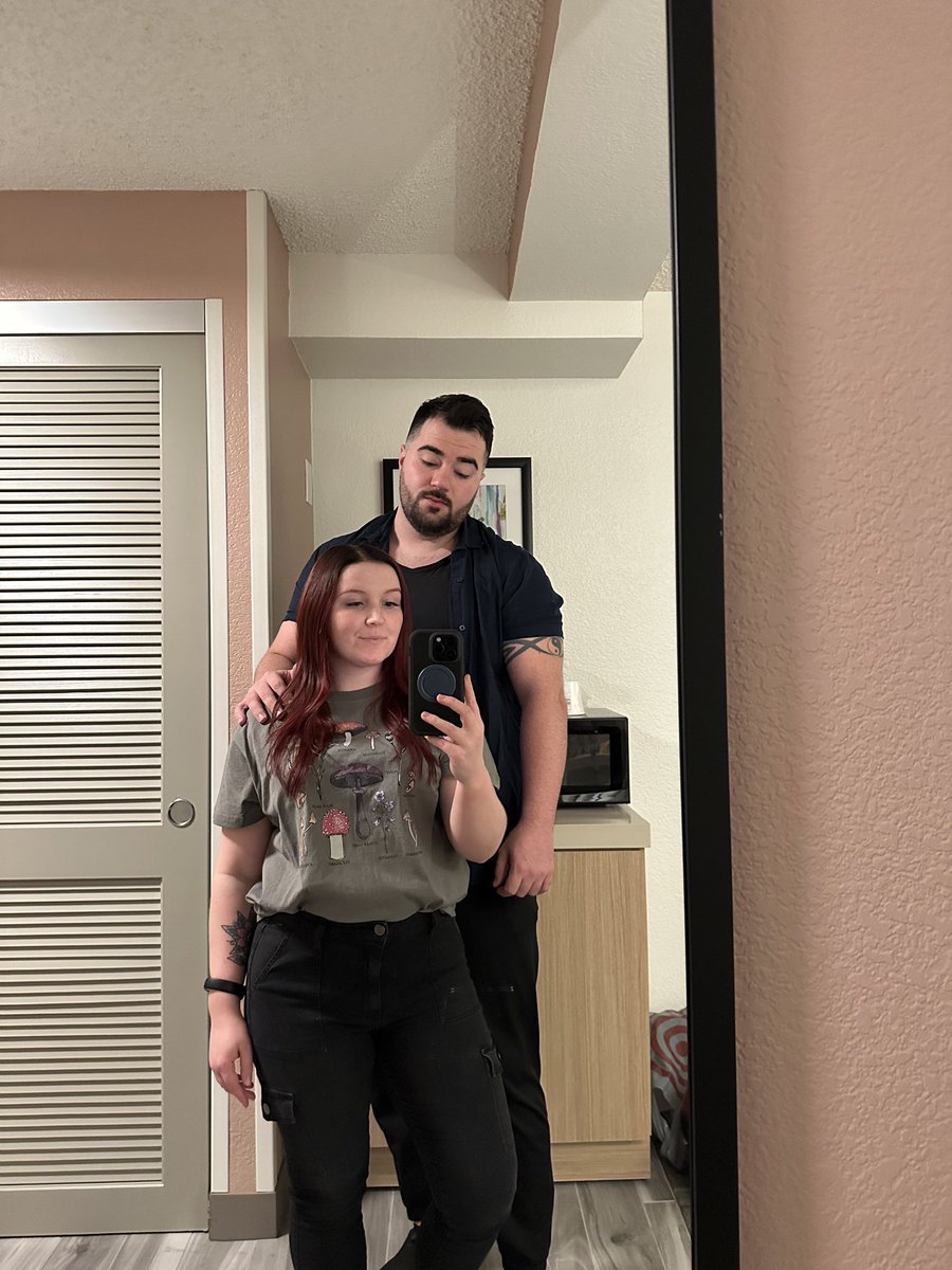 ClewlessRS's tweet image. Since no Blizzcon this year, dumping a couple pics of me and bb at Blizzcon/Vegas 😍 #blizzcon2023