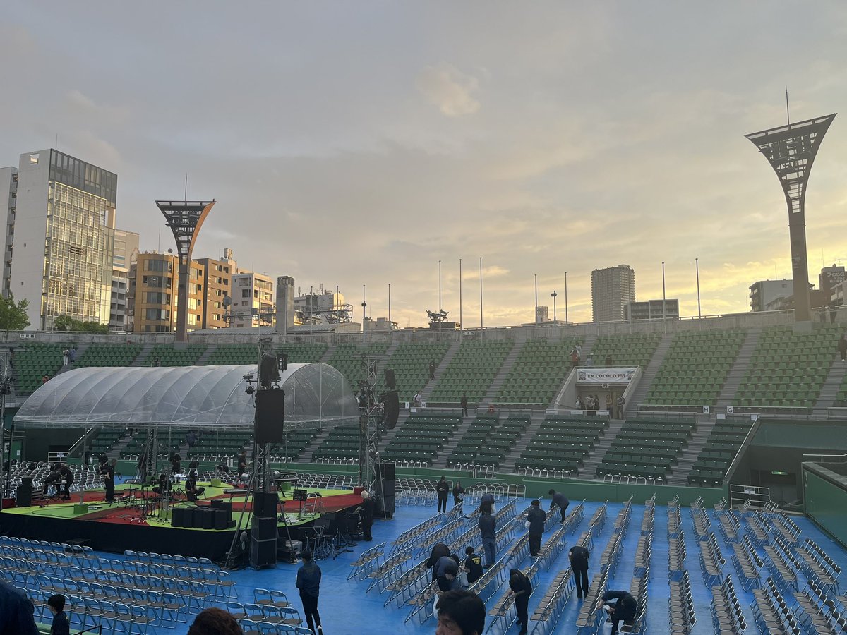 sunou's tweet image. 昨日の風ハミ一緒。
泣きすぎて帰り道はすっぴんやったけど、すべてのきっかけを作ってくれたKANちゃんに感謝。
昨日、靱公園公園にいたよね？観てないでみんなと一緒に演奏すればよかったのに。

いなくなったのを認識してしまったよ。