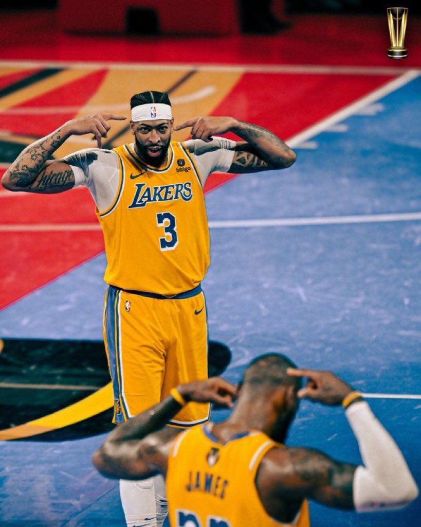 LakeShowYo's tweet photo. how we feeling, Lakers fans? https://t.co/SzdA2Ge2iI