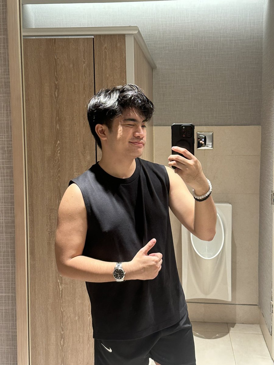 alexjxke's tweet photo. happy that i can focus on working out more
#roadtoborta https://t.co/ApvlOFs7gv