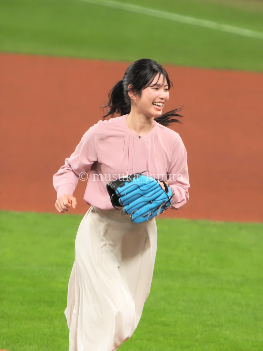 2024.4.28
滝谷美夢さん始球式⚾
投げてるときも投げたあとも
スマイルがとってもステキ✨

#lovefighters 
#滝谷美夢
#始球式