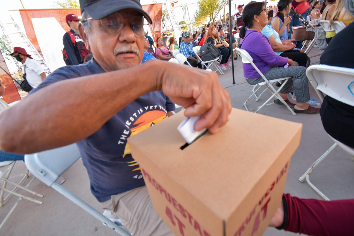 ¡VIVAN LAS NIÑAS y LOS NIÑOS! 👦🏻 👧🏻 Platicamos sobre las propuestas de la Dra @claudia_sheinbaum ♥️ sobre el DERECHO A LA EDUCACIÓN y las becas para infancias 🫶🏽 ¡MI BECA PARA EMPEZAR SERÁ UNA REALIDAD CON LA #4T! ✨🐥