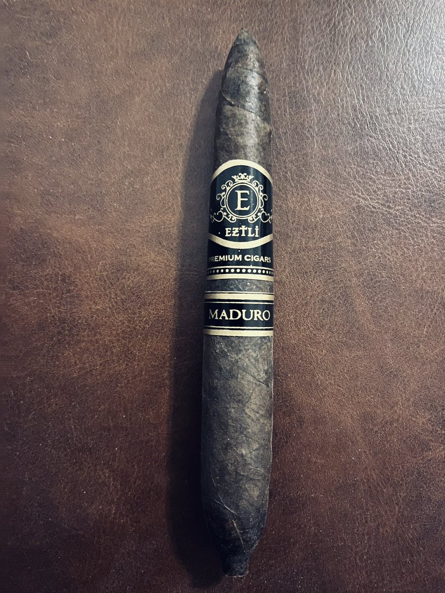 Happy Saturday Night, everyone!! About to enjoy this beautiful @cigars_eztli Maduro gifted to me by my good friend, @Not_That_JB. Our new neighbor invited me over for a herf and I thought it’d be fun to share @MarlonVillarey3’s story. Cheers, all!! 💨👊