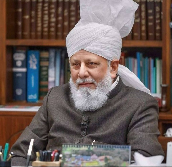 I pray that a spirit of service to humanity takes permanent root in society, so that we protect our future and leave behind a better world for our children and coming generations to live in.” #StopWW3 -Hazrat Mirza Masroor Ahmad