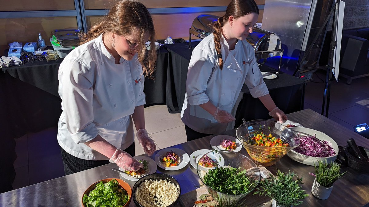And great job to @SalComp culinary arts students, who with the help from their teacher, repurposed food to reduce waste 🙌 #shpk #strathco