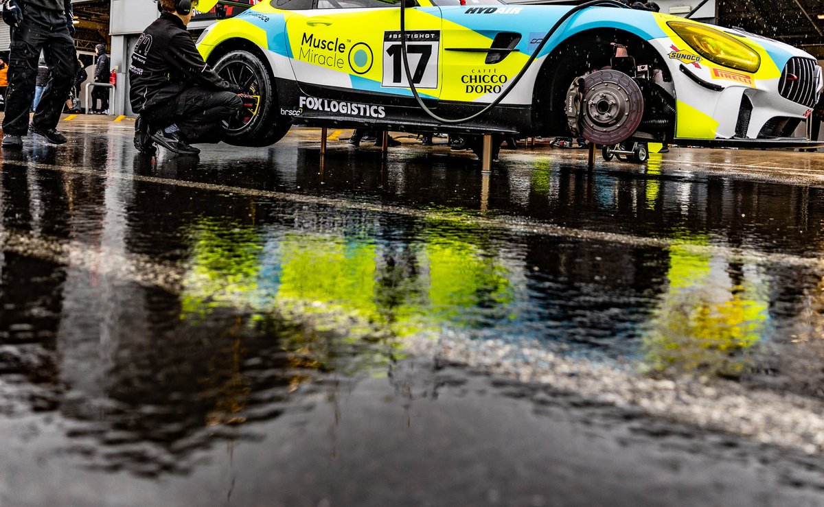 *Looked out of the window* *Instany regretted it* 🌧 ...But you can't beat #Silverstone500 day! 🔥 Warm-up at 9:35 🏁 Race start at 12:30 Watch the big one LIVE here ⬇️ 📺 youtube.com/live/dNPn1nQ30… 📸 @MatActon