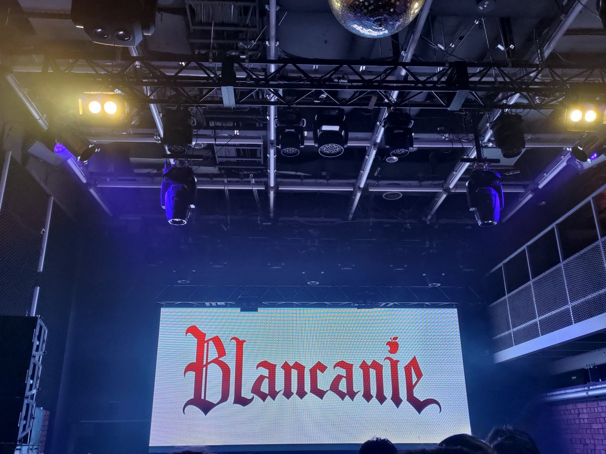 【速報10】 #Blancanie 1stワンマンライブ🎤、始まります！🔥
ではまたライブ後に！