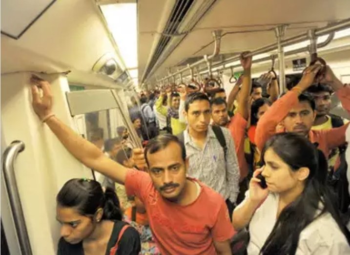 SurvinM's tweet photo. I request @MetroGMRC to consider increasing the number of coaches per train in blueline , especially during peak hours. This would significantly improve passenger capacity and ensure a safer and more comfortable travel experience. https://t.co/0PrRRfk8WA