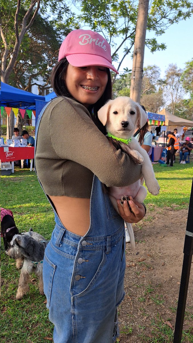 Hoy estuvimos en el #FAMILYFEST y logramos la adopción de nuestro HORACIO🤗
'LOS AMIGOS NO SE COMPRAN,SE ADOPTAN'