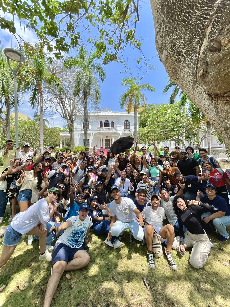 Hoy fue un día genial! De varias caminatas #CityLover en el Barrio El Prado… reviviendo historias, sembrando saberes, pero sobretodo transmitiendo pasión, visión y motivando a aprovechar el gran potencial que este lugar tiene. #NuestraBarranquilla