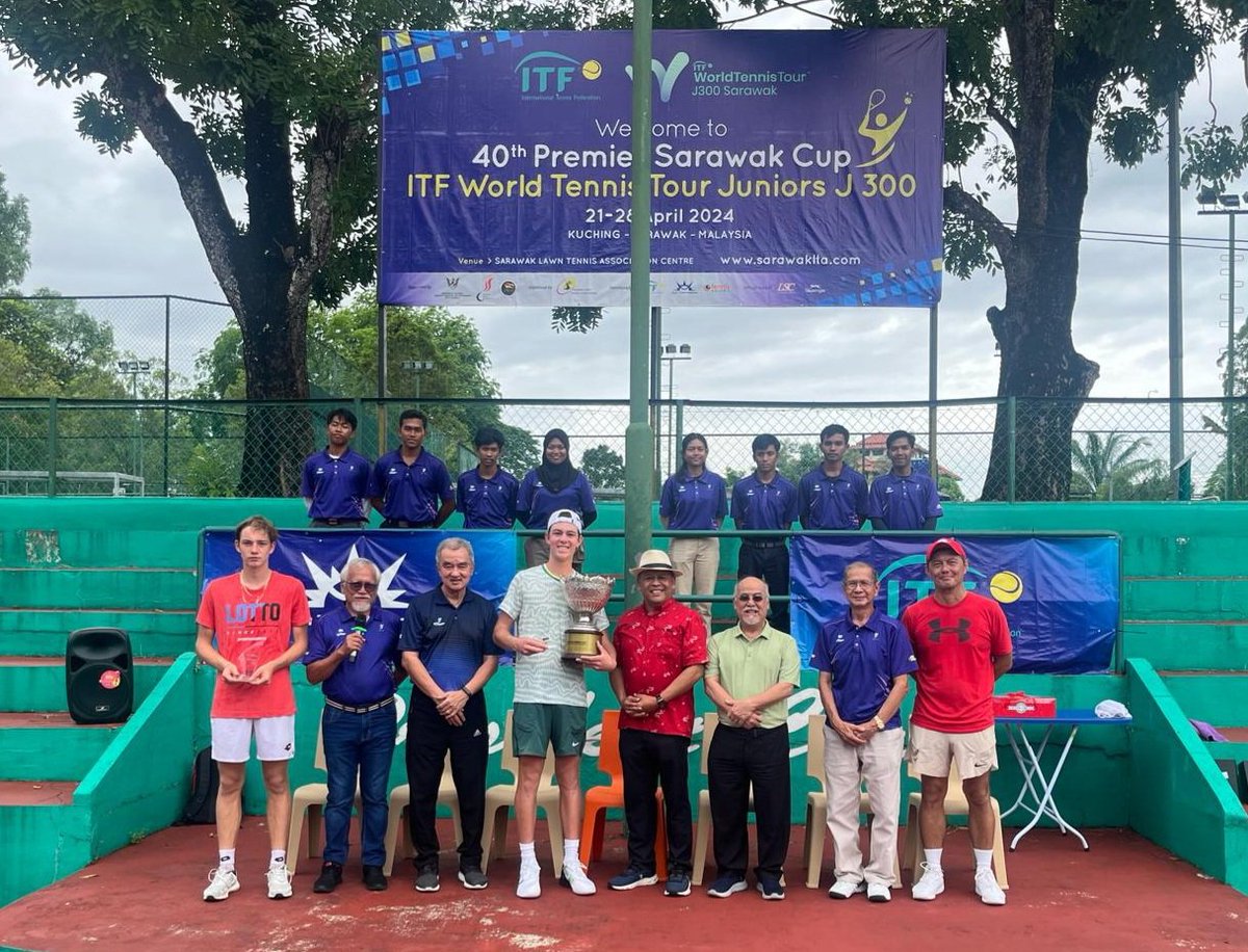 16-yo @TCUMensTennis commit Jagger Leach wins his 7th ITF juniors singles title & 1st above the J100 level, beating Ivan Iutkin 64 76(2) in the J300 🇲🇾 Kuching final. Had a 3 hr, 44 min battle in the semifinals with ITF world #9 Hayden Jones to earn his first career top-10 win.