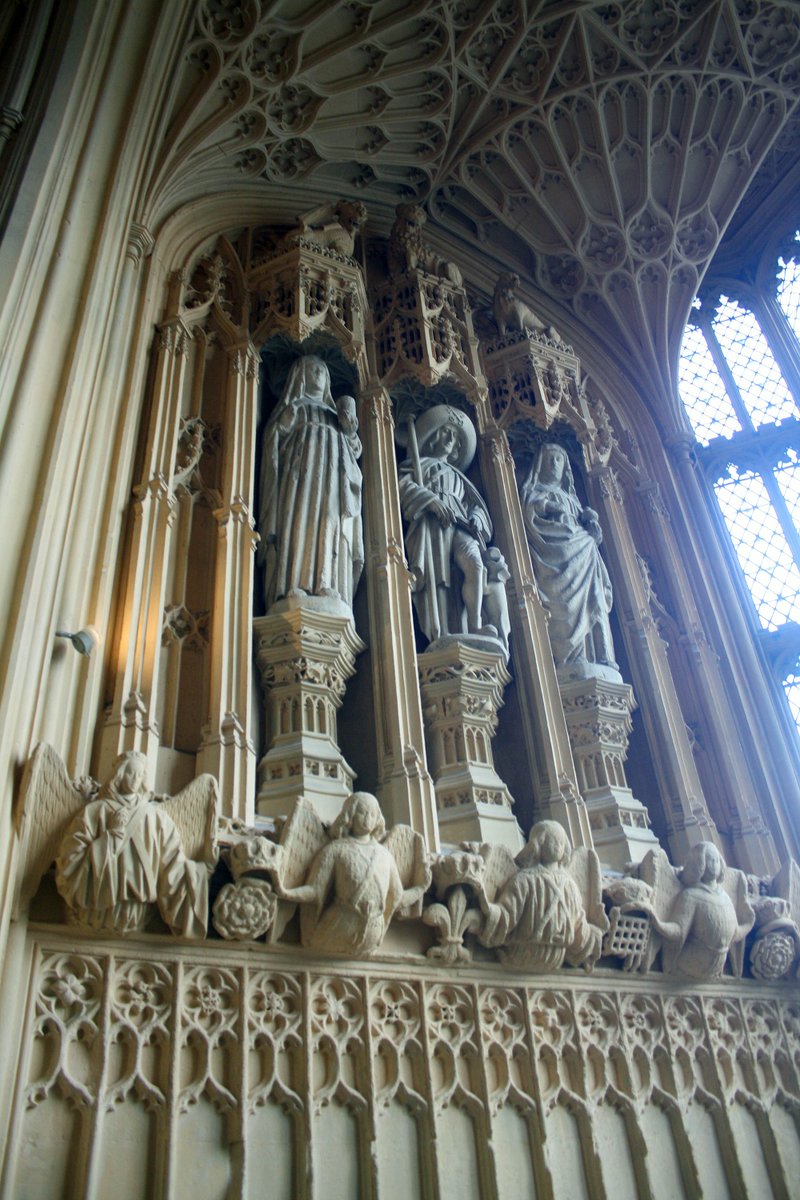 Collegiate Church of St. Peter (Westminster Abbey), London. Statues, Oliver Cromwell tomb. Photo: 03.03.2023. #London #WestminsterAbbey #StainedGlass #statue @Portaspeciosa