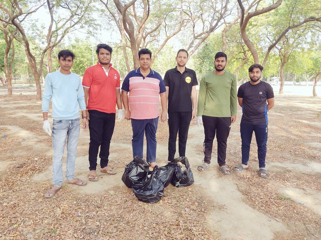 SFD अभाविप द्वारा लखनऊ विश्वविद्यालय द्वितीय परिषर में प्लास्टिक मुक्त अभियान चलाया गया जिसमे परिसर इकाई ने अपने पर्यावरण के प्रति कर्तव्यों को समझते हुए प्रतिभाग किया। #SundayforLucknowUniversity #sfd #ABVP #LucknowUniversity #secondcampus @ABVPVoice