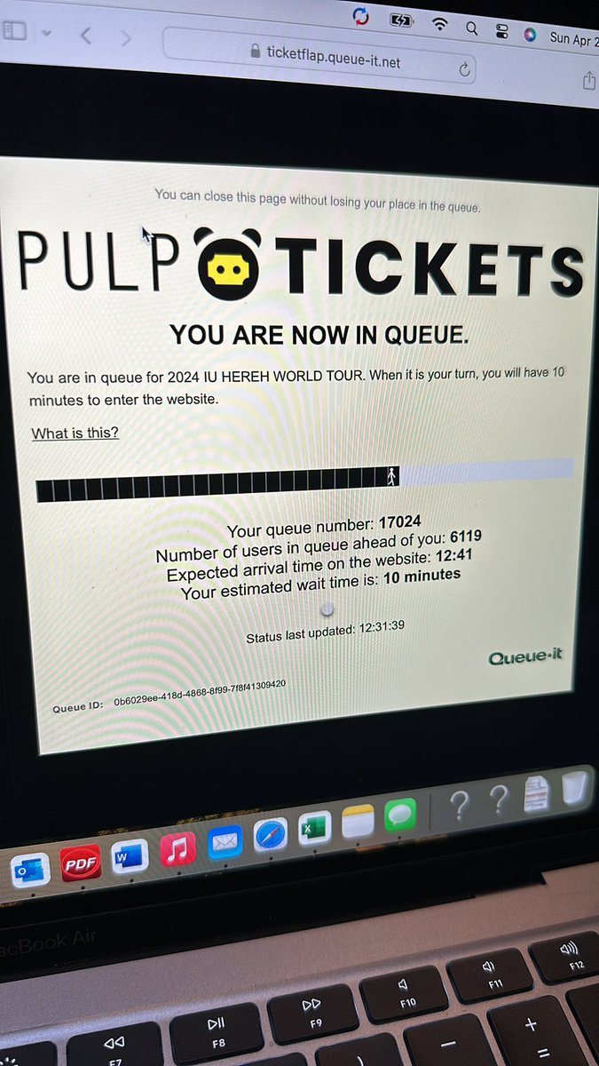 IconCedula's tweet photo. #HEREH_WORLD_TOUR_IN_MANILA @pulpliveworld Ayaw na po gumalaw! https://t.co/O8H90u5vot