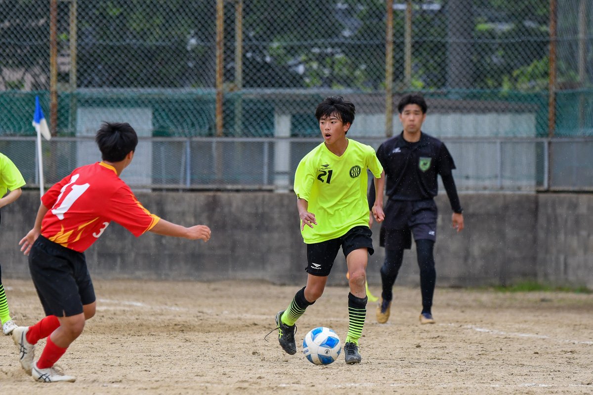 奈良県中学校サッカー春季大会

2回戦(4/27)の結果＆郡山 vs 平城東の試合写真です。

3回戦に進出したチームの皆さん、明日も暑さに負けずサッカーを楽しんでください！
