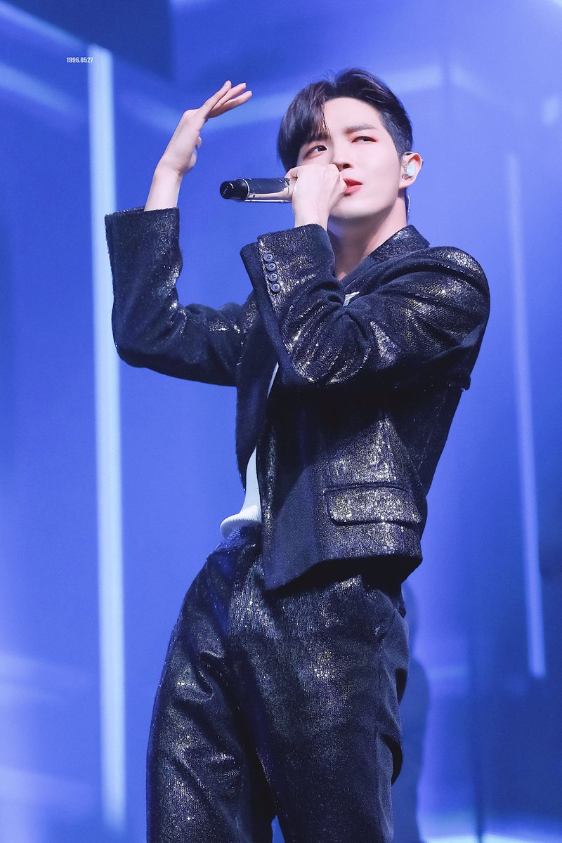 _1996_0527_'s tweet photo. 240427 🖤💙 
#김재환 #KIMJAEHWAN https://t.co/BL5xTlbhCL