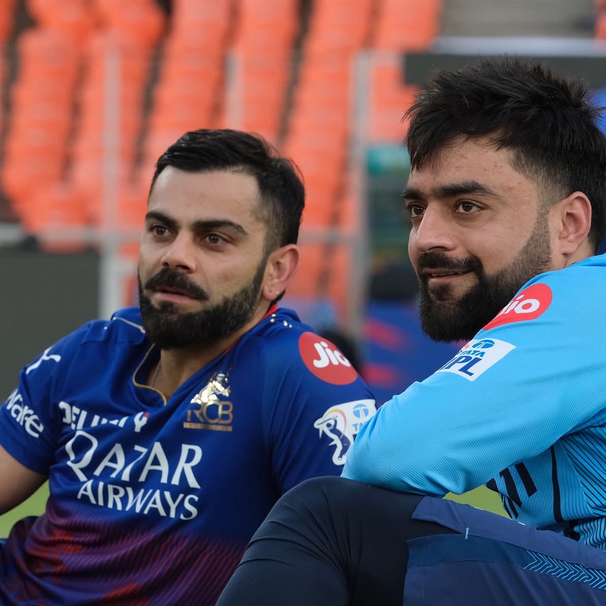 No Fan's of king Kohli and king  Rashid will pass without liking this beautiful picture ❤️
@rashidkhan_19 @imVkohli