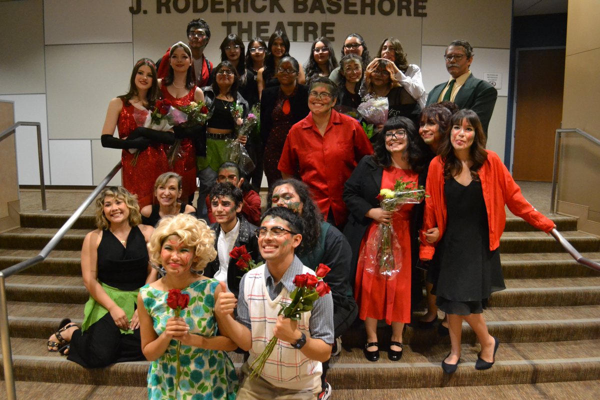 What a great production from our @IHSRajahs Circle Theatre Acting Company as they presented the musical 'Little Shop of Horrors' and did a spectacular job! drive.google.com/drive/folders/…