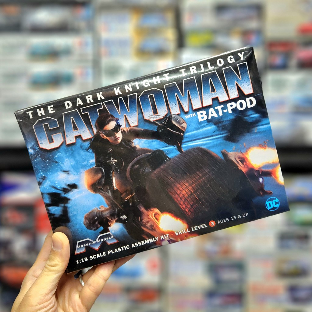 🦇 This larger-than-life replica captures every thrilling detail, from the sleek design of the Bat Pod to the dynamic pose of Catwoman. 

Perfect for collectors and fans of the caped crusader: tinyurl.com/22rs8z7w

#BatPod #Catwoman #ModelKit #TheDarkKnightRises
