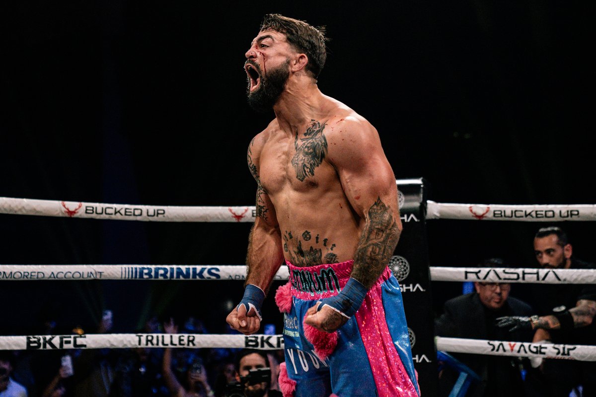 The King Of Violence - @PlatinumPerry continues his undefeated reign and moves on to 5-0!