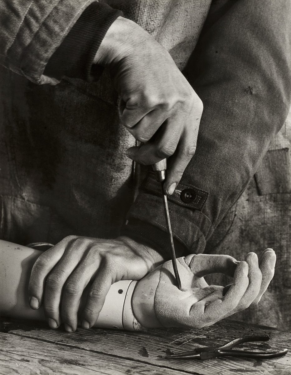 Hands, Prosthesis workshop, Photo by Peter Keetman, 1948