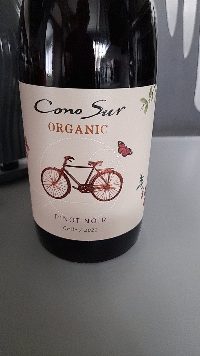 Morning Gang... There should be a warning on this wine 🍷 just for cyclists... Not to consume in one night 😵‍💫 Woke up early but due to 🌧🌧🌧🌧🌧🌧🌧🌧and a Foggy Head this morning's ride is cancelled 🚳🚳🚳 For my own safety 🤔🙃