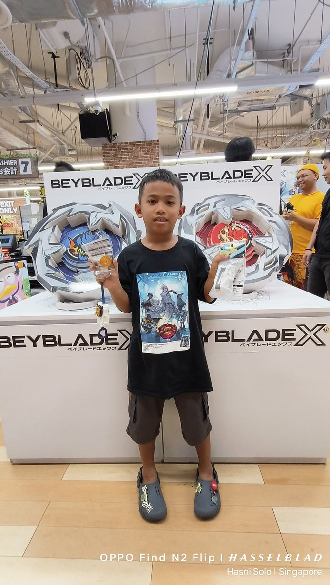 HasniSolo80's tweet photo. Adam's first G3 Team Tourney at CSM Don Don Donki, came in third place with team Adam Apples @Zephyr_S_VI
#AdamSolo #beybladesg https://t.co/HwiWCSHGXO
