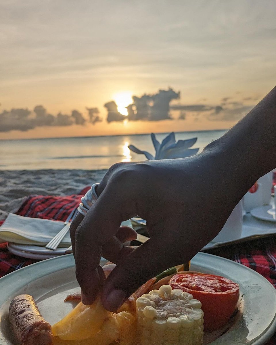 Rise and shine with the finest breakfast feast in town at Diani Reef! Indulge in a morning spread fit for royalty, guaranteed to put a smile on your face. Anto Neosoul couldn't resist, and neither should you! 🌞🍴 . Photo Credits: @antoneosoul . #Magicalkenya #TwendeDianiReef…