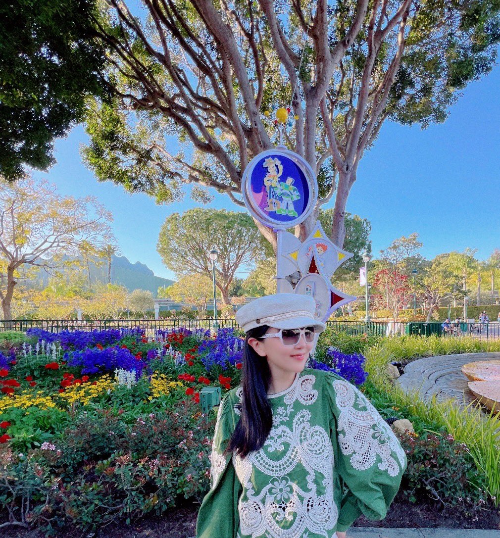 #PixarFest has started ! So many cute decorations at Disneyland . There will be Pixar parade through August 4th . #californiaadventure #pixarfest2024