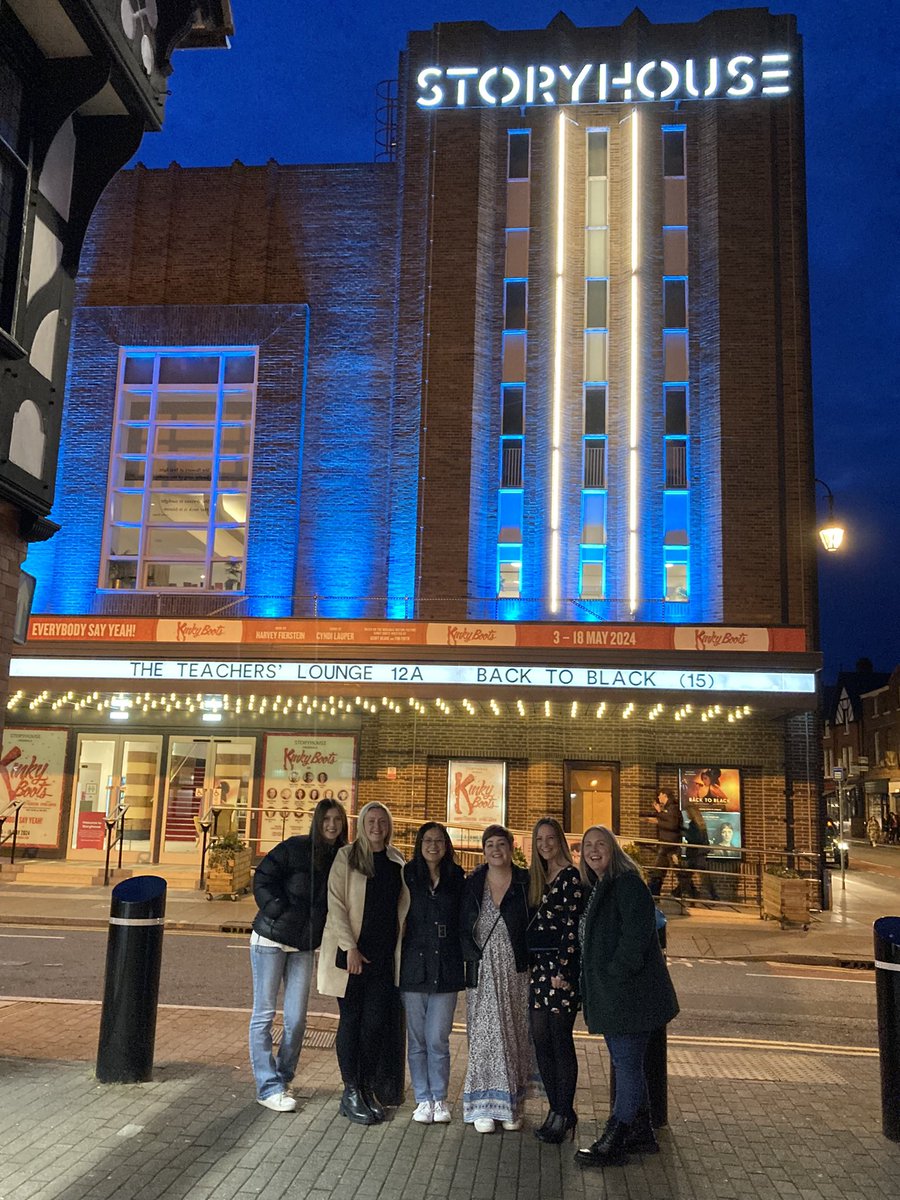 It was so special to see @StoryhouseLive lit up in teal for #PMDAwarenessMonth2024, and in support of everyone living with #PMDD and #PME 💙

@IAPMDglobal @viciouscyclepmd