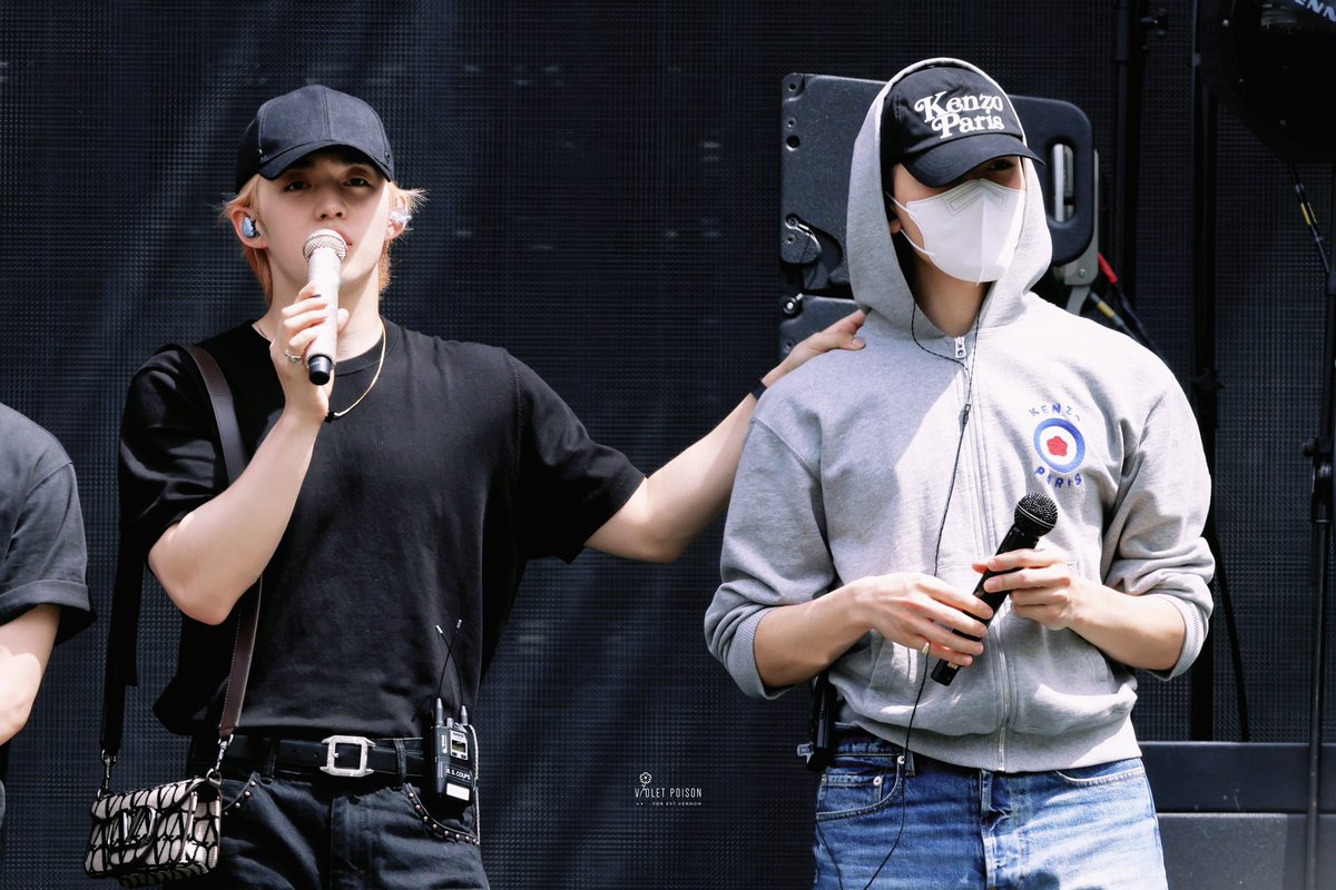 240428 FOLLOW AGAIN TO SEOUL D2

Sound check 최형제

 #버논 #최한솔 #VERNON #seventeen #세븐틴 #バーノン <a href="/pledis_17/">세븐틴(SEVENTEEN)</a>

#에스쿱스 #SCOUPS #최승철 #エスクプス #세븐틴 #SEVENTEEN