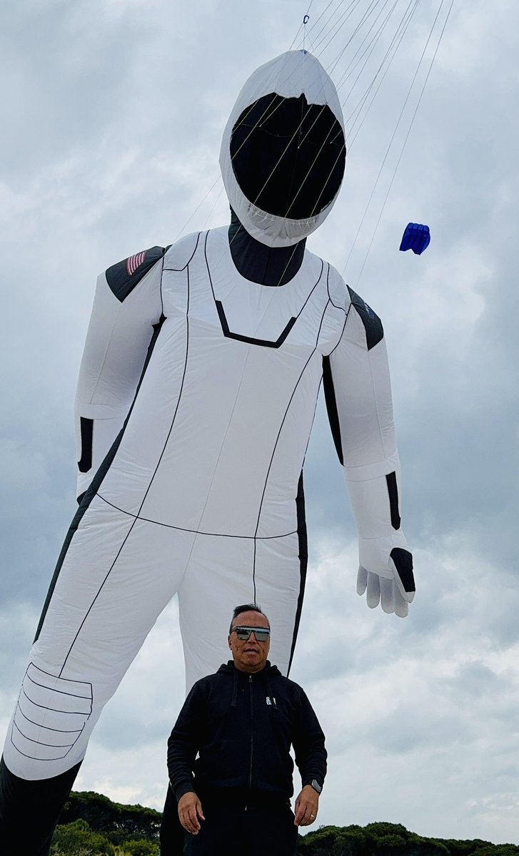 blueskykites's tweet image. Hi 👋🏻 Meet Starman from @SpaceX and he’s joining me at kite festivals worldwide this year. @Gwynne_Shotwell @elonmusk @AdvOfStarman @rookisaacman